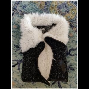Fluffy vest sz 6/6z